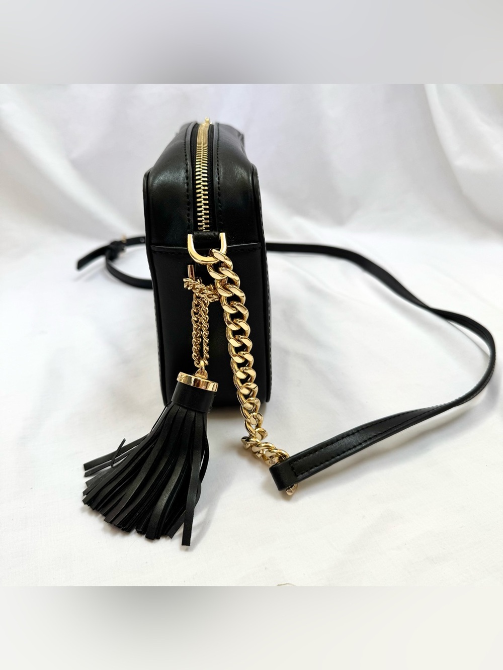 New Michael Kors Ginny Firework Light Up Medium Camera Bag NWT Black Gold - Picture 4 of 9